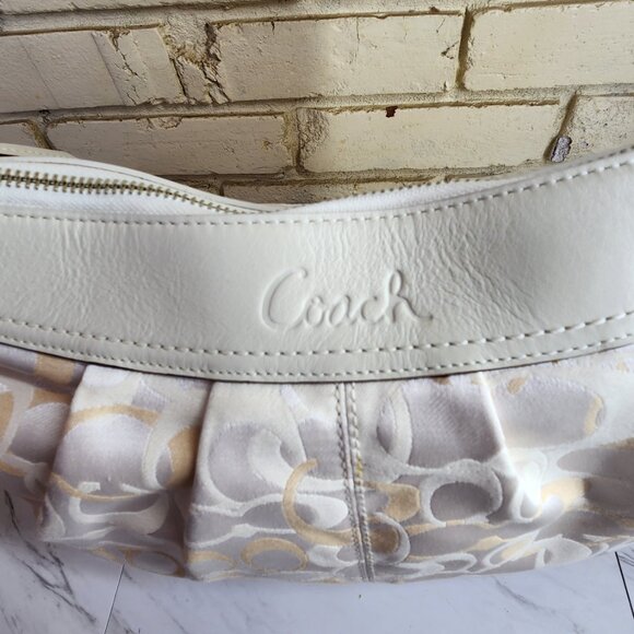 Like New Rare Coach Signature C's White & Cream Shoulder Bag Purse - Picture 12 of 16
